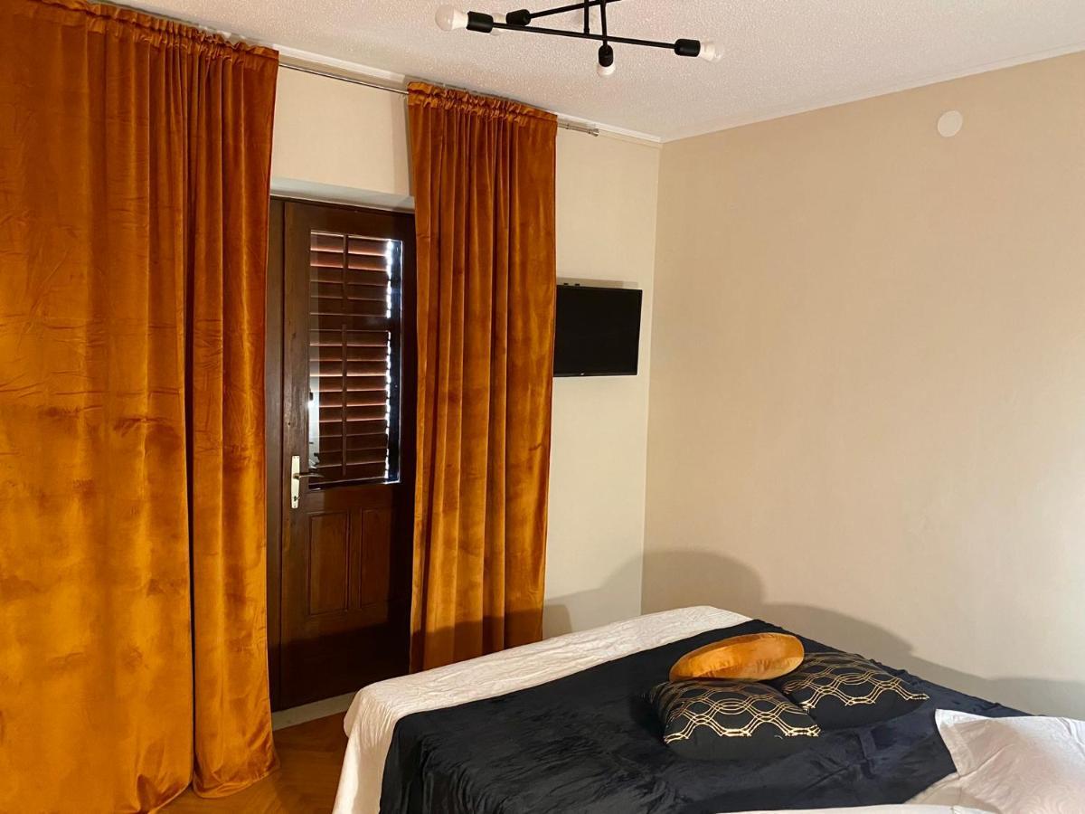 Apartements And Rooms Next To The Sea - Belveder Rab Supetarska Draga Εξωτερικό φωτογραφία