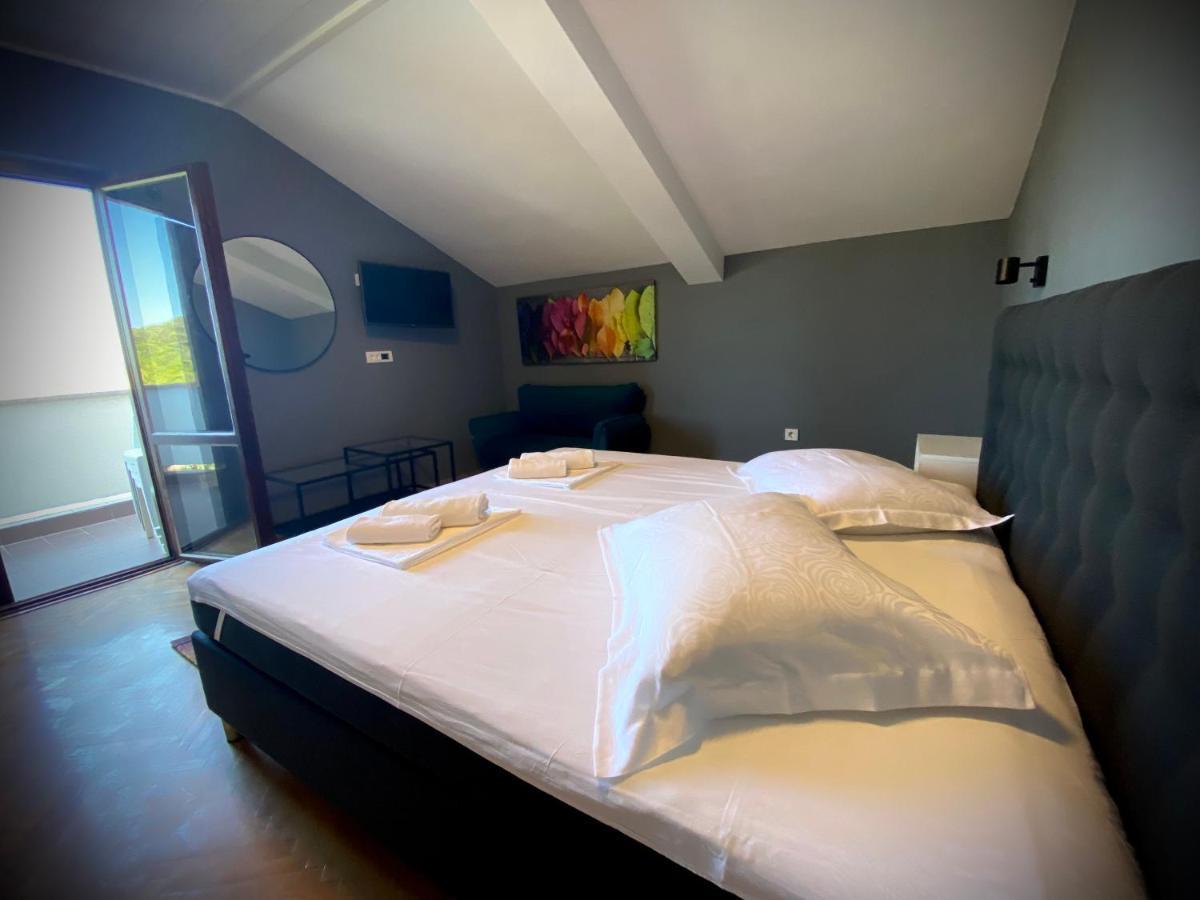 Apartements And Rooms Next To The Sea - Belveder Rab Supetarska Draga Εξωτερικό φωτογραφία