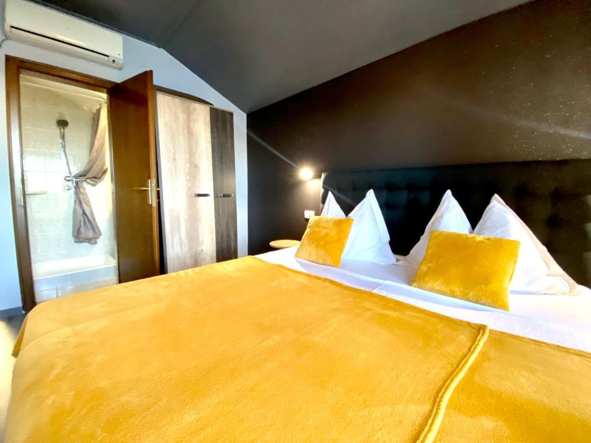 Apartements And Rooms Next To The Sea - Belveder Rab Supetarska Draga Εξωτερικό φωτογραφία